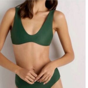 Quince Italian Deep Plunge Bikini Top Medium Palm/Green Goldtone Clip NWOT